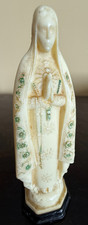 VINTAGE PRAYING VIRGIN MARY FIGURINE.  Plastic?   3.75