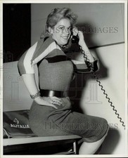 1958 Press Photo Actress Eve Bruce - kfx67728 picture