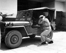 WAC Soldier checking her hat with Jeep mirror 8X10 WWII WAAC W.A.C. Photo 15a picture