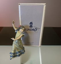 Lladro Figurine Lolita Bailaorita Brazos Arriba #010.05192 Retired, Mint W/Box. picture