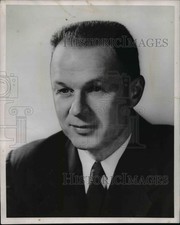 1955 Press Photo Lee C. Howley Vice President and General Counsel - nef15319 picture