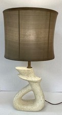 Vintage MCM organcin sculptural ceramic tableblamp- beige with black speckled picture