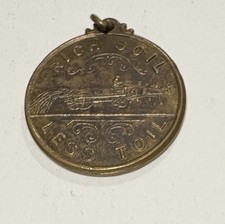 1890s RICH SOIL-LESS TOIL INTERNATIONAL HARVESTER CO I.H.C. SPREADER TOKEN Medal picture