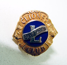 Vintage Lions Club Past President 10k Gold PIN BLUE 2.24G picture