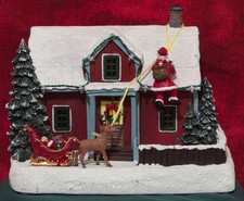 North Spruce Lane LED No. 29 Christmas Here Comes Santa Lighted House NIB picture