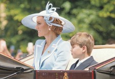 ***GENUINE POSTCARD-2026***PRINCESS KATE-PRINCE LOUIS-WALES-NOBILITY-LONDON-ROYAL picture