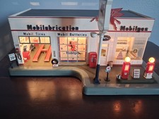 DANBURY MINT 1950'S MOBIL GAS LIGHTED GARAGE SERVICE STATION W/CLOCK  picture