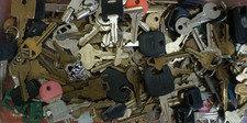 Nice lot of keys 3 LBS picture