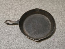 Cast Iron Skillet Frying Pan Number 10 Very solid Vintage picture