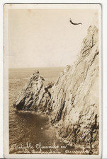 NICE 1943 J. J. PINTOS RPPC IMAGE OF ACAPULCO MEXICO CLIFF DIVING - CENSOR STAMP picture