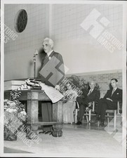 1956 Former President Wilson Compton speaking at a podium picture