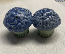 Vintage Purple Floral Ceramic Salt and Pepper Shakers Set Flower Garden EUC. z6 picture