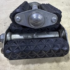 Vintage 1963 1964 Schwinn Early Stingray Bicycle Full Size Pedals 1/2