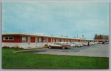 Wheaton MN Wheaton Motel Highway 75 Classic Cars c1958 Postcard picture