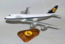 Lufthansa Boeing 747-200 Old Color Desk Top Display Jet Model 1/144 SC Airplane picture