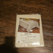 NIP Vintage Round Quaker Lace Tablecloth Rosemont Natural Floral 70