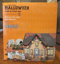 Dept 56 Snow Village Halloween Trick or Treat Lane with Peanuts 4pc Set 6007640 picture