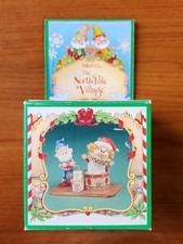 Enesco The North Pole Village Dandy Andy 876860 Sandra Zimnicki READ BLUE picture