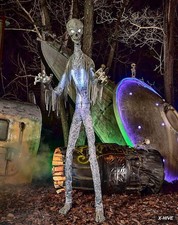 Spirit Halloween 10 Ft Giant Death Ray Animatronic,Multicolor picture