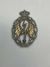 Original WW2 Italian Air Force Dive Bomber Badge in Gold picture