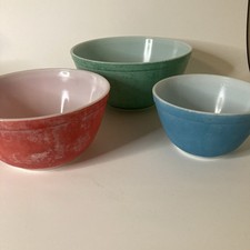 PYREX Primary Color Set 3 Vtg Nesting Mixing Bowls Blue Red Green picture