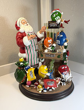 M&M's Santa Danbury Mint Holiday Christmas Collectible Figurine 9