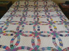 WOW Antique Feedsack Double Wedding Ring Quilt Hand pieced Scalloped (81 X 72) picture