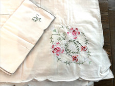 Vintage Hand Embroidered Floral Scalloped Tablecloth And Napkins Set picture