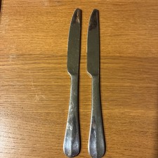 2 Pfaltzgraff Stainless 18/0 LEGACY Pattern Dinner Knives Flatware 4048 picture