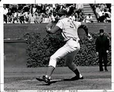 LG35 1969 Original Photo JOE DECKER CHICAGO CUBS ROOKIE PITCHER GAME ACTION picture