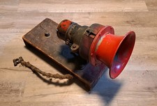 RARE ANTIQUE 1920's/30's FIRETRUCK HEDBERG SUPER SIREN WORKS GREAT   picture