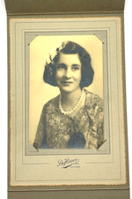 Vintage 1930s Studio Portrait Photograph Young Woman DeFlaven Chicago Folder picture