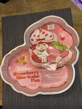 Vintage 1981 Wilton Strawberry Shortcake 3D Cake Pan 502-3835 Insert  COMPLETE picture