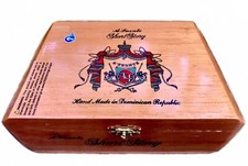 Arturo Fuente Hemingway Short Story, Empty Box, No Cigars picture