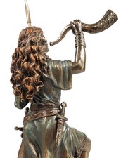 10 1/2 Inch Boudica Viking Celtic Warrior Queen of Iceni Statue Bronze Color picture