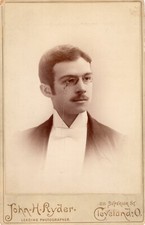 ELEGANT 19th CENTURY GENTLEMAN W/ GLASSES : BY JOHN RYDER : CLEVELAND, OHIO : picture