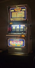 IGT Triple 777 Red Hot Mechanical Slot Machine   7 7 7, IS2000 picture