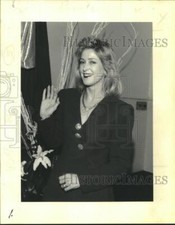 1992 Press Photo Marian Gibbs attends the Red Cross Red Hot Ball - nob29164 picture