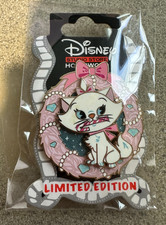 DISNEY PIN MARIE HOLIDAY CAT WREATH 2022 DSSH ARISTOCATS CANDY CANE picture