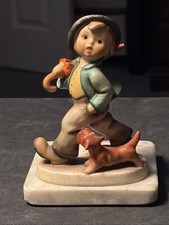 Goebel Hummel Figurine #5 Strolling Along