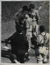 1938 Press Photo Stanley Hack of Cubs score on a homer against the Giants. picture