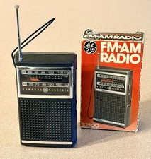 VTG General Electric GE 7-2500A UNUSED Portable Transistor AM/FM Radio - WORKS picture