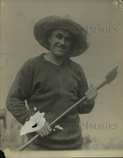 1922 Press Photo Boxer Johnny Kilbane Is Holding An Axe - net26569 picture