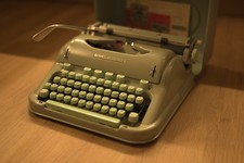 SERVICED 1966 Vintage Hermes 3000 Portable Typewriter Seafoam Green Case Manual picture