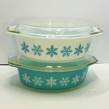 VTG Pyrex Turquoise Snowflake Oval Casserole Set #043 1.5Qt & #045 2.5Qt w/ Lids picture
