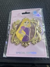 Palm Pink a La Mode Disney Tangled le 300 Rapunzel Cameo Pin picture