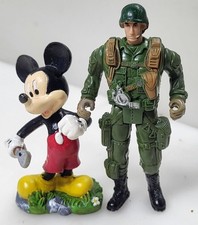  COLLECTION OF DECORATIVE SMALL ART FIGURINES SET OF2 PRE OWNED picture