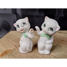 Vintage Lefton White Ceramic Waving Cats Salt and‎ Pepper Shakers Set picture