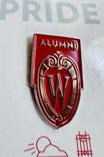 UW Badgers University of Wisconsin Madison Alumni Red Enamel Pin Pinback on Card picture