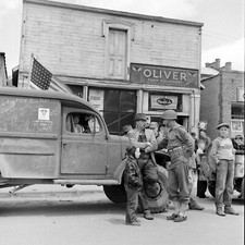 WW2 WWII Photo World War Two / US Army Recruiting Michigan 1942 / 8464 picture